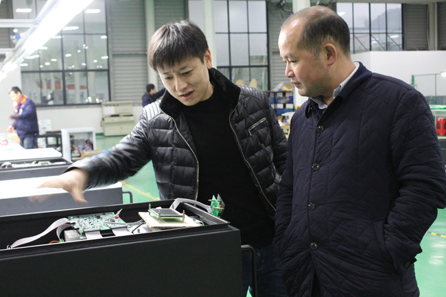 黄石经济技术开发区管委会主任程艳民到我公司视察、指导工作