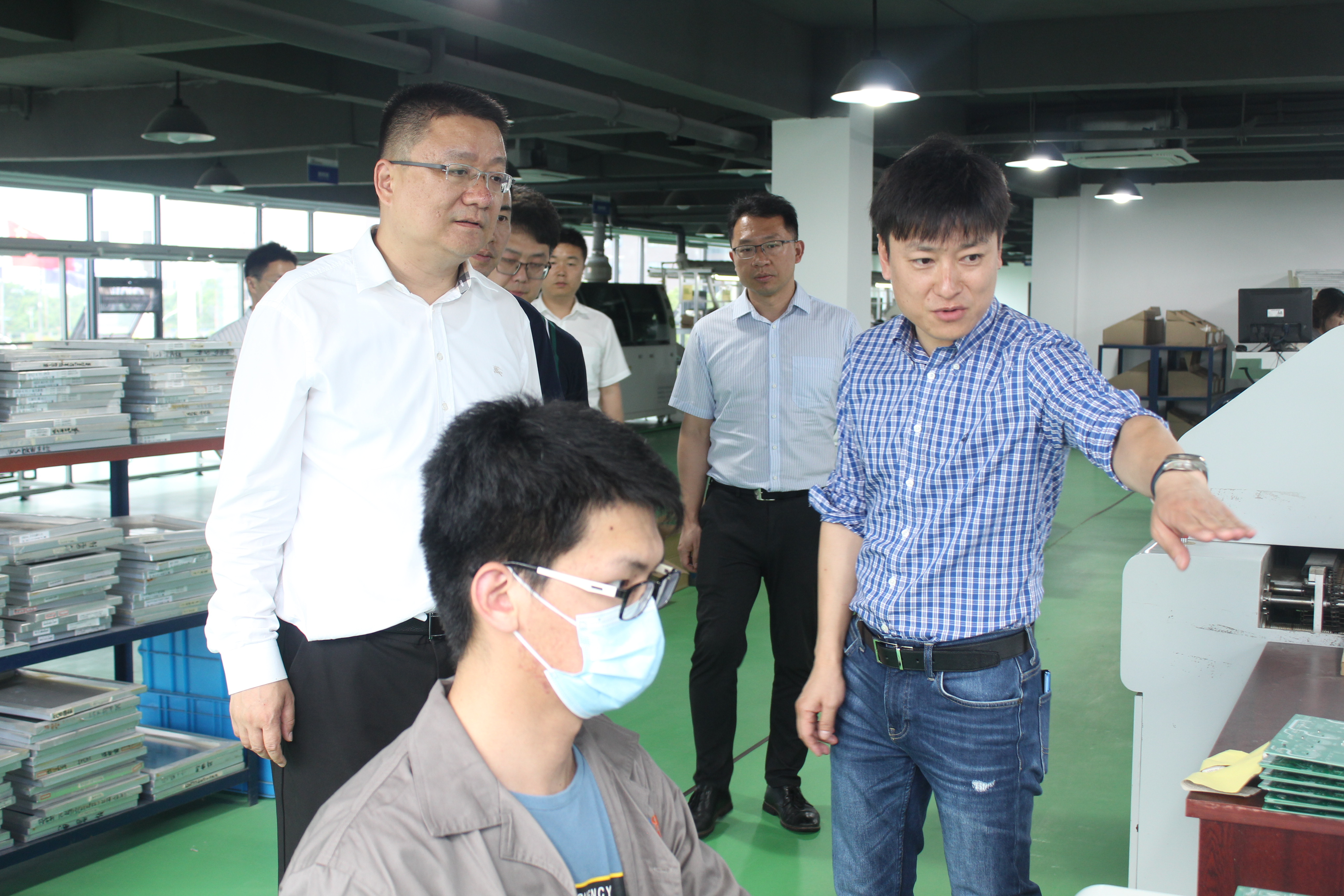 黄石市市委常委、开发区党工委书记、铁山区委书记吴之凌、管委会副主任、铁山区政府副区长石斌及相关部门各主要负责人一行来我司调研