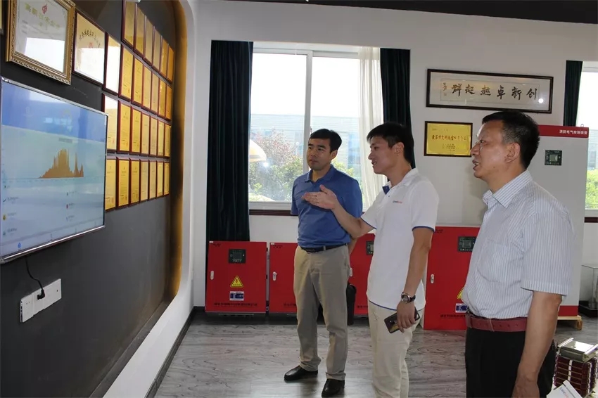黄石市信访局谢局长一行莅临我司视察指导工作